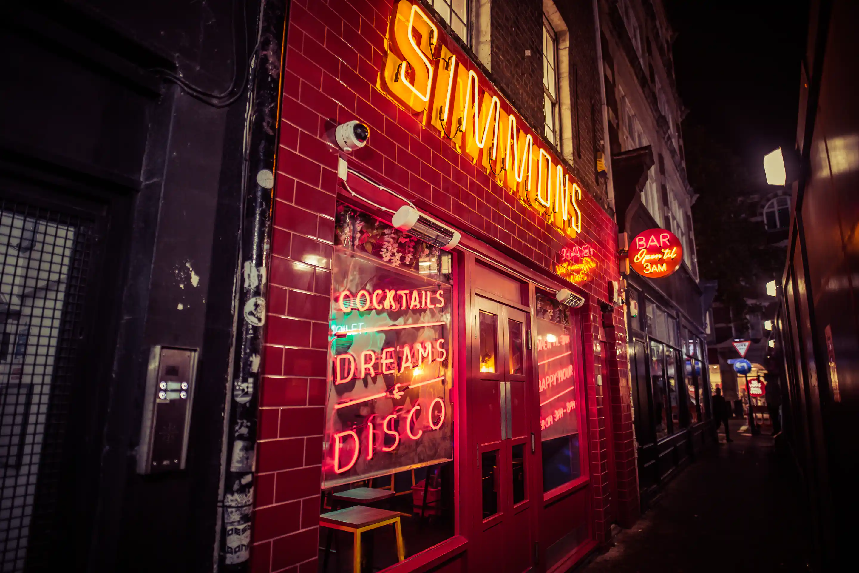 Simmons Bar | Tottenham Court Road